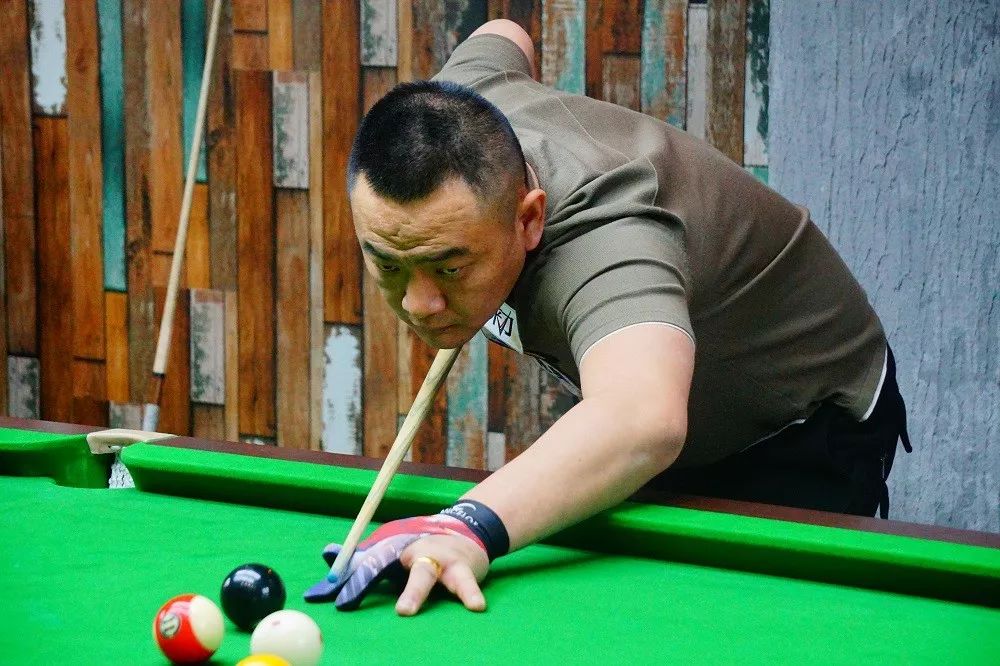 德与库明加 德与库明加