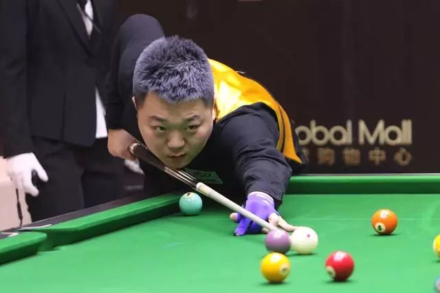 一时胜负更 一时胜负更